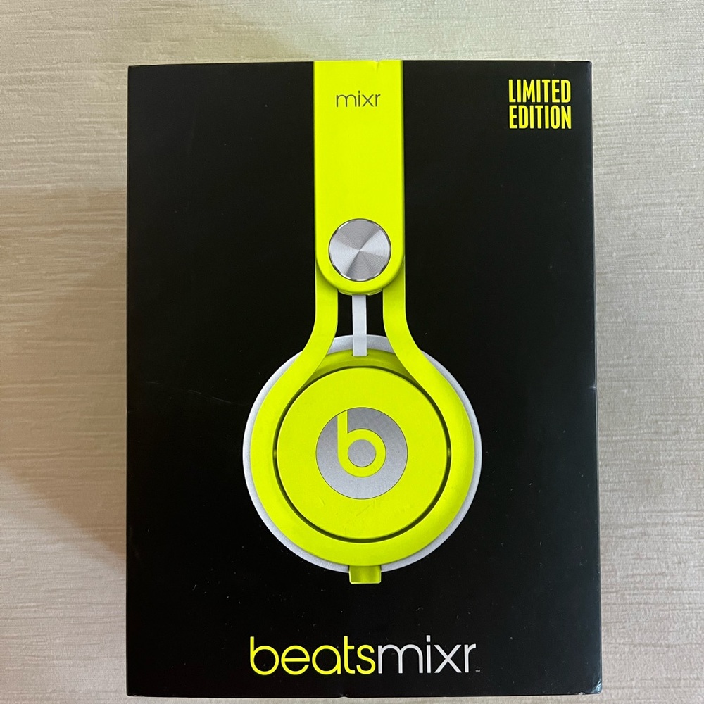 Beats mixr, Fluorescent Yellow headphones. Like new condition.